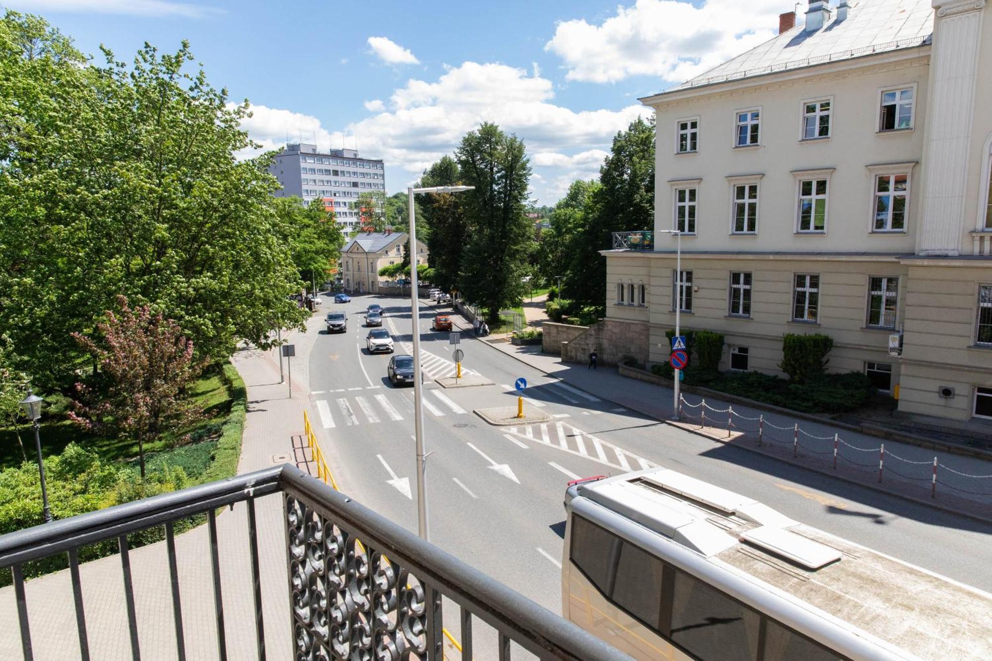 Ferienwohnung Apartament Old Town Premium Z Balkonem Kłodzko Exterior foto